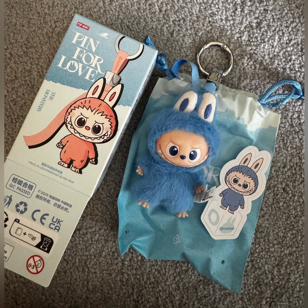 Popmart Labubu Pin for Love - Letter O